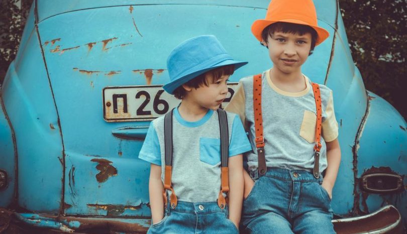 Een Tijdloze Rit in Stijl: Oldtimers en Kindermode