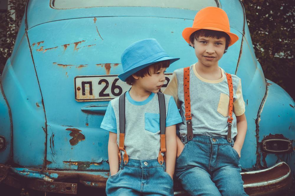 Een Tijdloze Rit in Stijl: Oldtimers en Kindermode